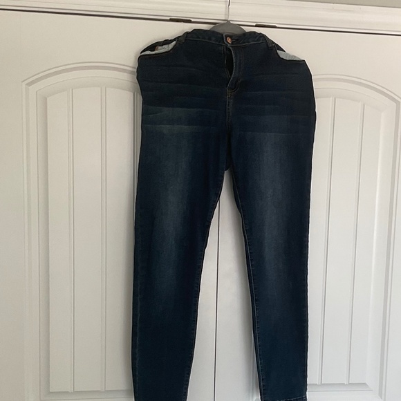 Kensie Knockout Skinny Jeans - Picture 1 of 4